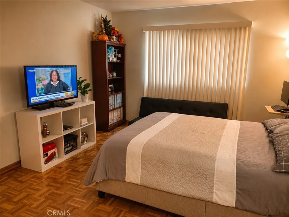 5349 Newcastle #34 Encino, CA 91316