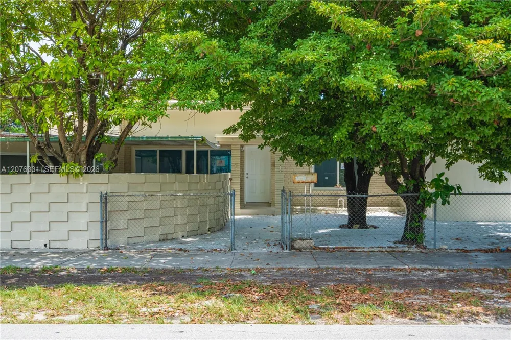 1701 NW 19th Ave #1701 Miami, FL 33125