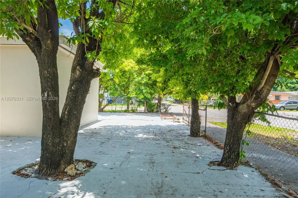 1701 NW 19th Ave #1701 Miami, FL 33125