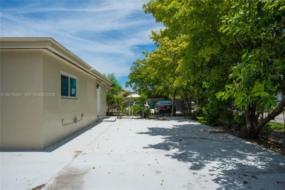 1701 NW 19th Ave #1701 Miami, FL 33125