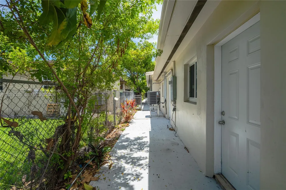 1701 NW 19th Ave #1701 Miami, FL 33125