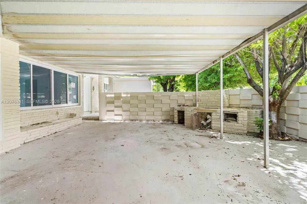 1701 NW 19th Ave #1701 Miami, FL 33125