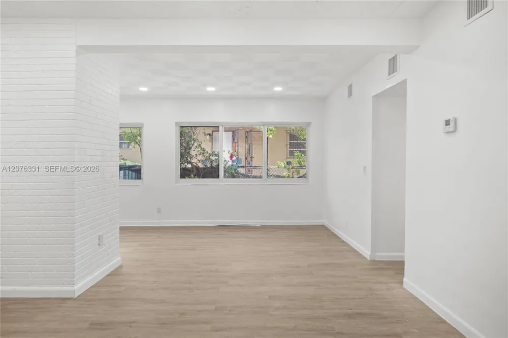 1701 NW 19th Ave #1701 Miami, FL 33125