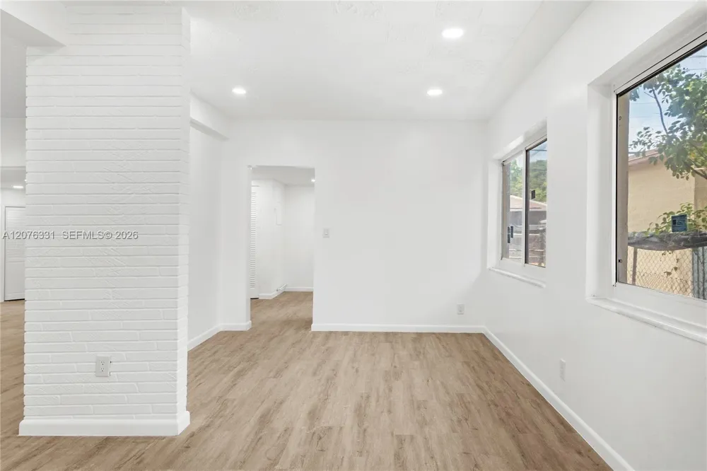 1701 NW 19th Ave #1701 Miami, FL 33125