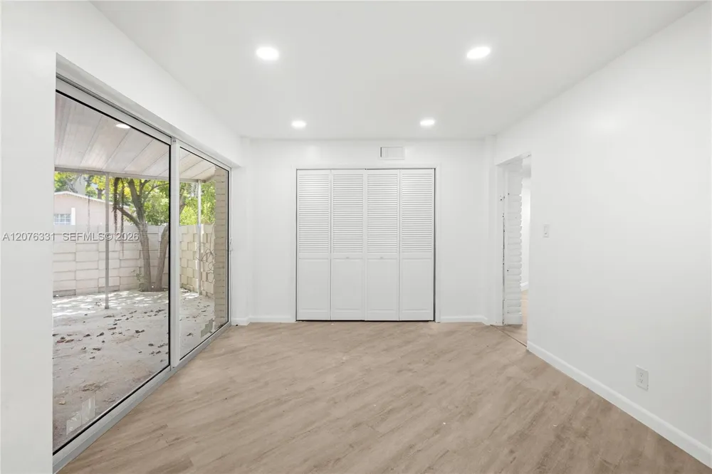 1701 NW 19th Ave #1701 Miami, FL 33125
