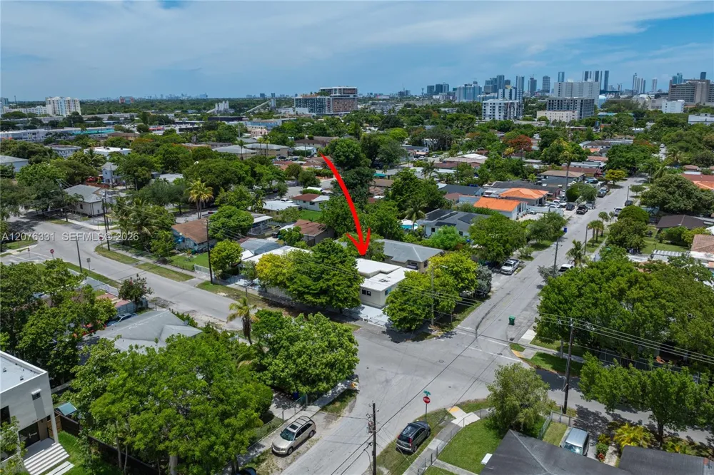 1701 NW 19th Ave #1701 Miami, FL 33125