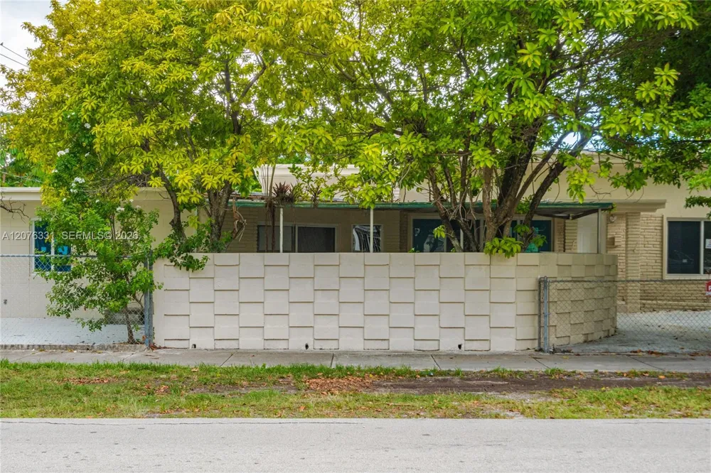 1701 NW 19th Ave #1701 Miami, FL 33125