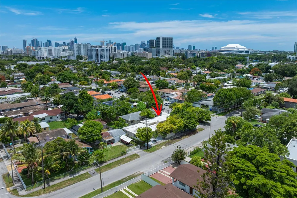 1701 NW 19th Ave #1701 Miami, FL 33125