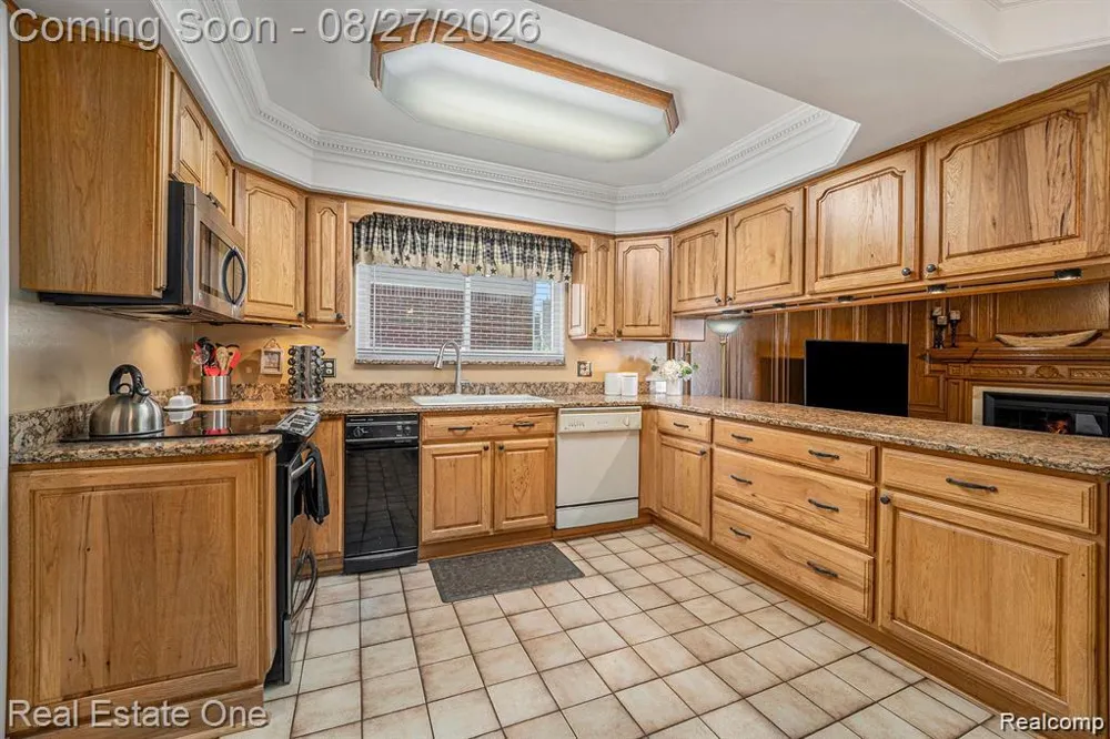 13167 Kozak Drive Sterling Heights City, MI 48312