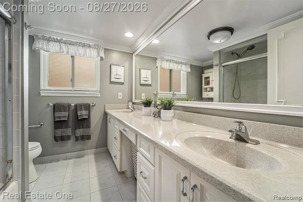 13167 Kozak Drive Sterling Heights City, MI 48312
