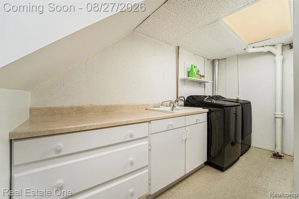 13167 Kozak Drive Sterling Heights City, MI 48312