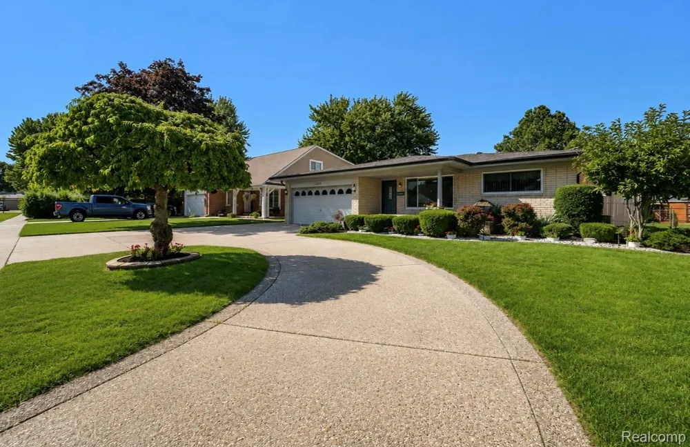 13167 Kozak Drive Sterling Heights City, MI 48312