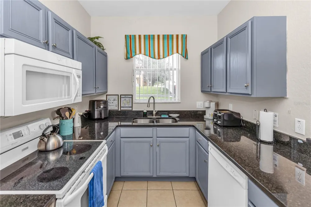 712 CALABRIA AVENUE Davenport, FL 33897