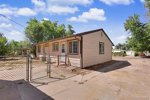 105 Linden Drive Colorado Springs, CO 80911