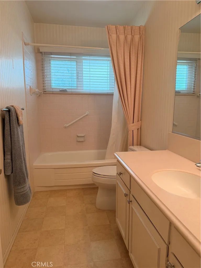 515 W Marbury Covina, CA 91723