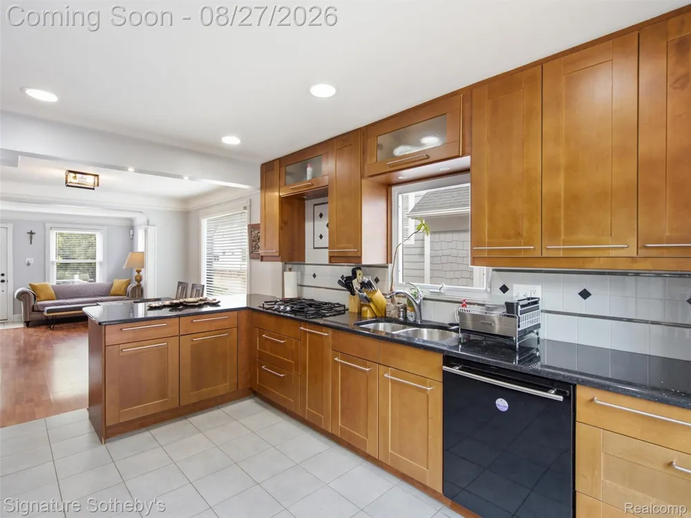 1444 Holland Street Birmingham City, MI 48009