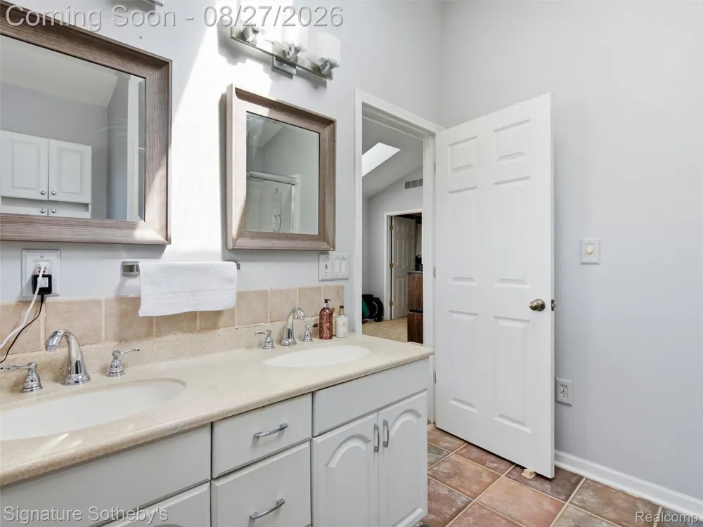 1444 Holland Street Birmingham City, MI 48009