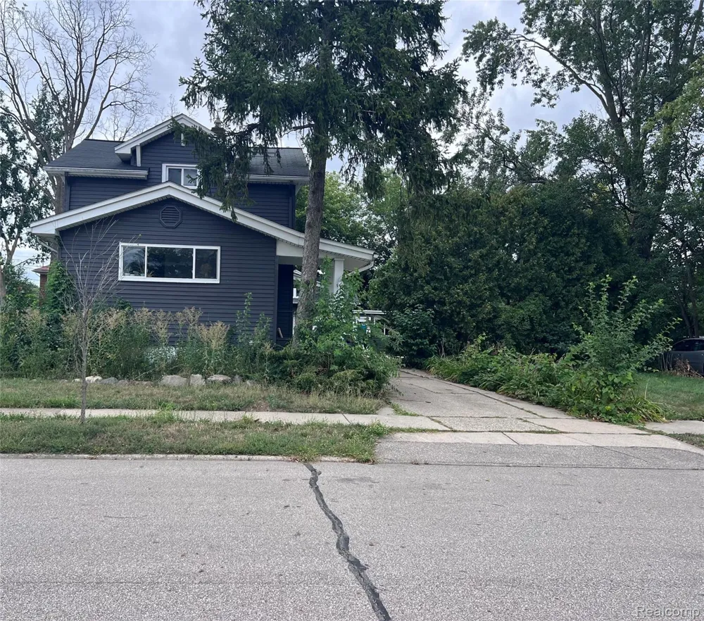 1791 E Saratoga Street Ferndale City, MI 48220