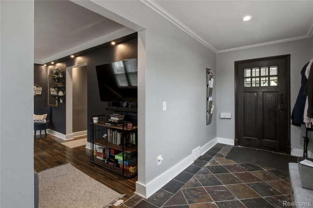 1791 E Saratoga Street Ferndale City, MI 48220