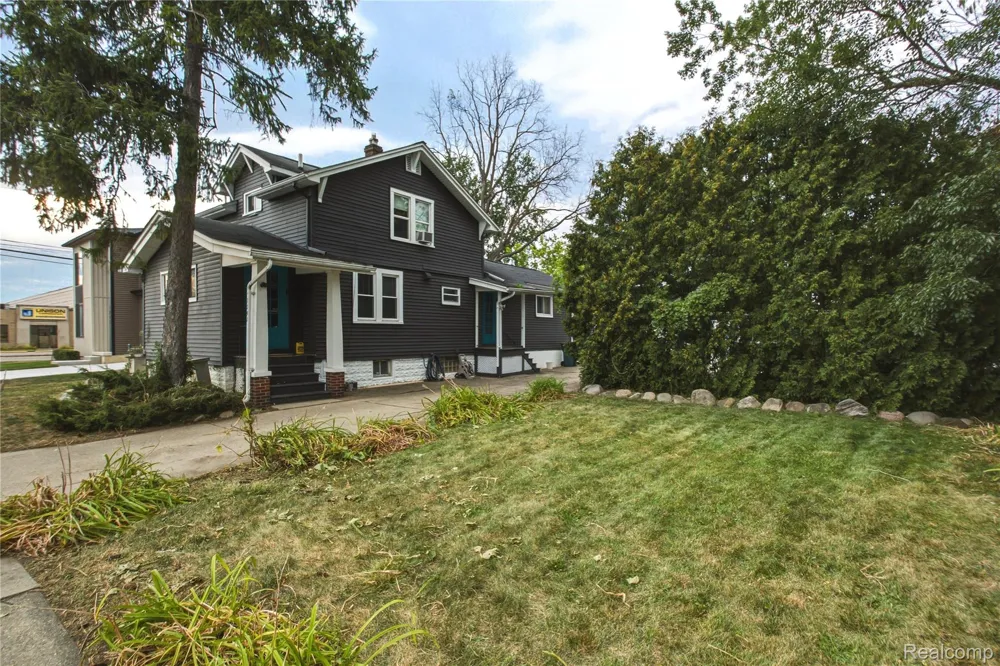1791 E Saratoga Street Ferndale City, MI 48220