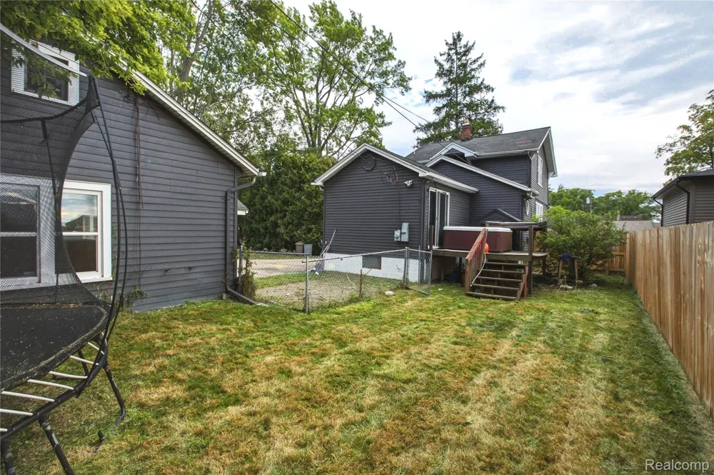 1791 E Saratoga Street Ferndale City, MI 48220