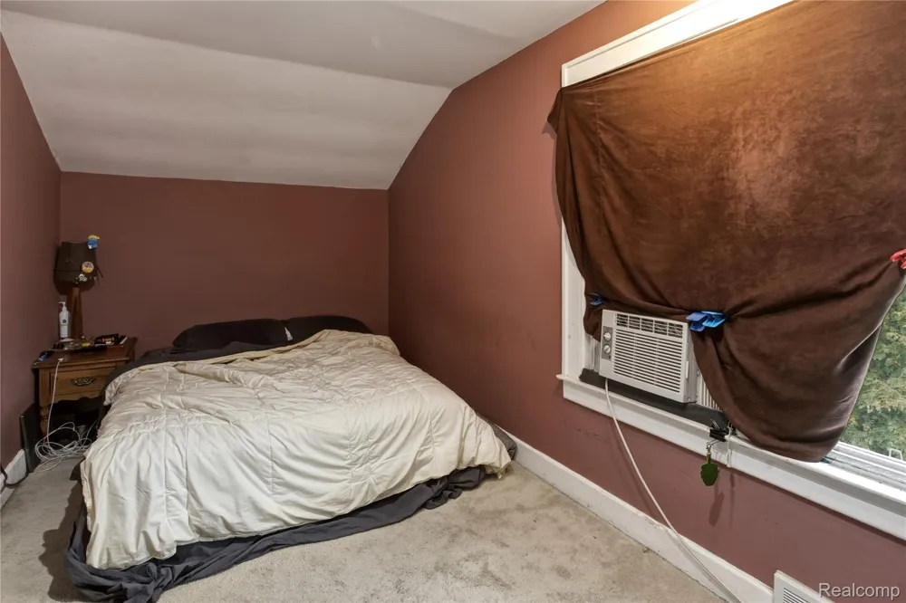 1791 E Saratoga Street Ferndale City, MI 48220