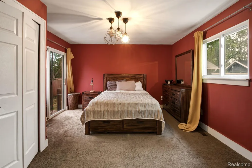1791 E Saratoga Street Ferndale City, MI 48220