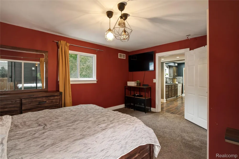 1791 E Saratoga Street Ferndale City, MI 48220