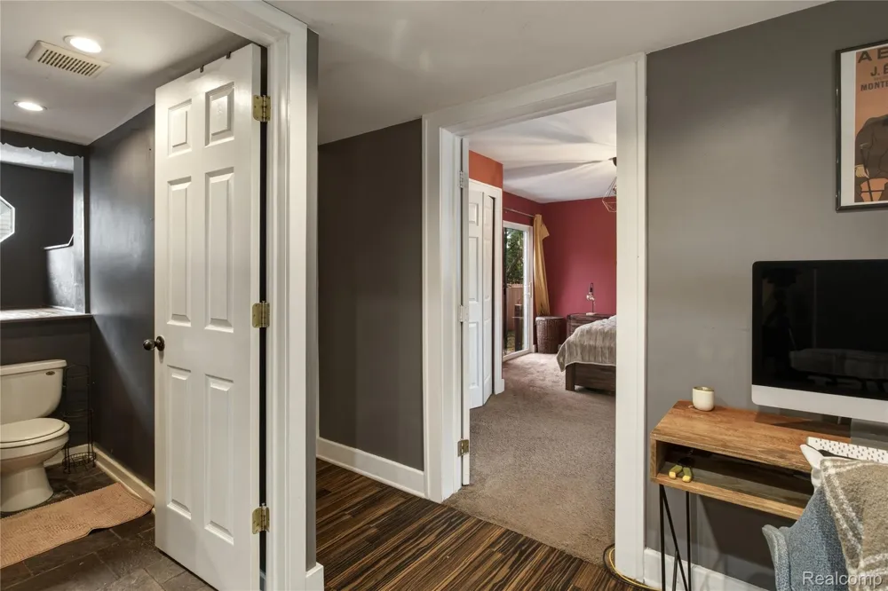1791 E Saratoga Street Ferndale City, MI 48220