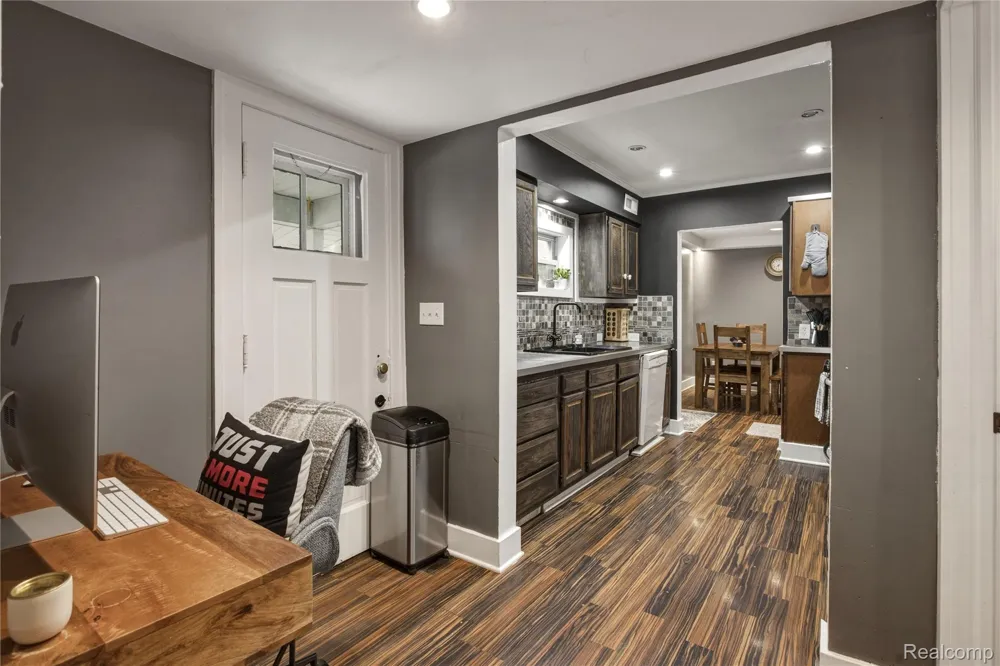 1791 E Saratoga Street Ferndale City, MI 48220