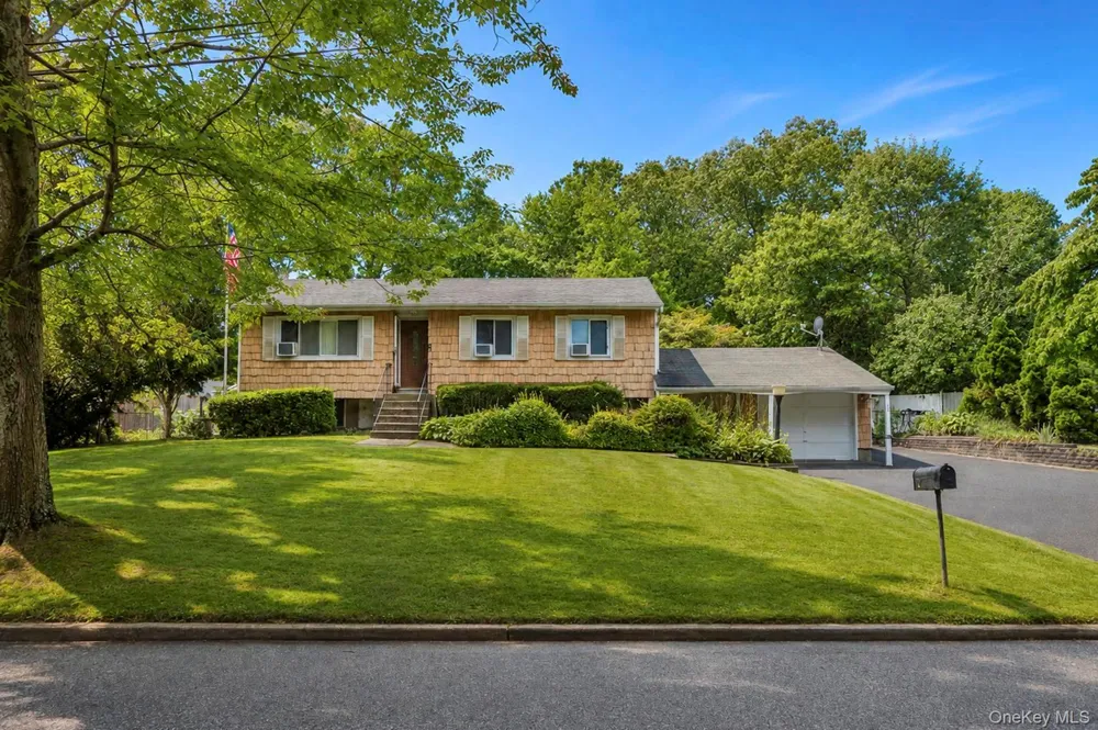 35 Hart Street Port Jefferson Station, NY 11776