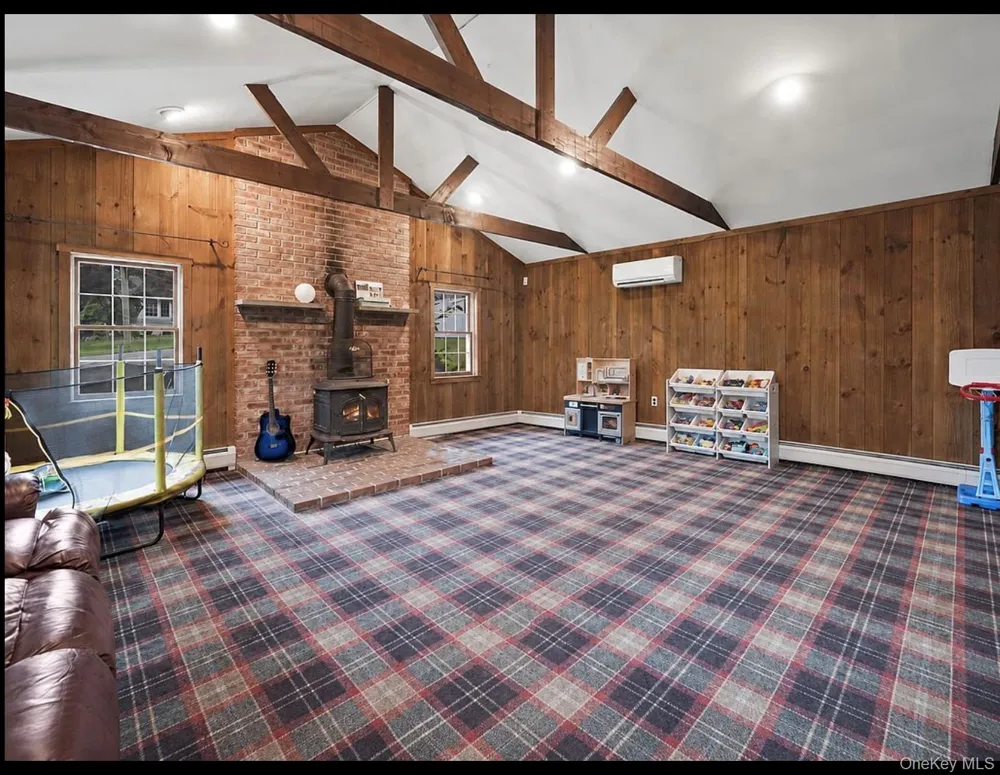 14 Brisman Drive Thiells, NY 10984