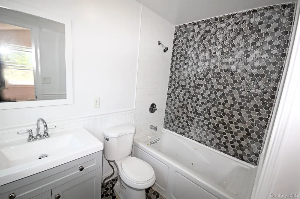 145-29 243rd Street #2 Rosedale, NY 11422