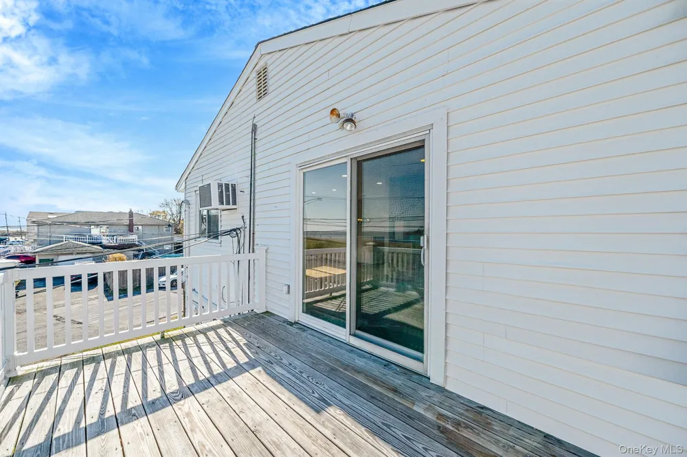 4 Bay Place Lindenhurst, NY 11757