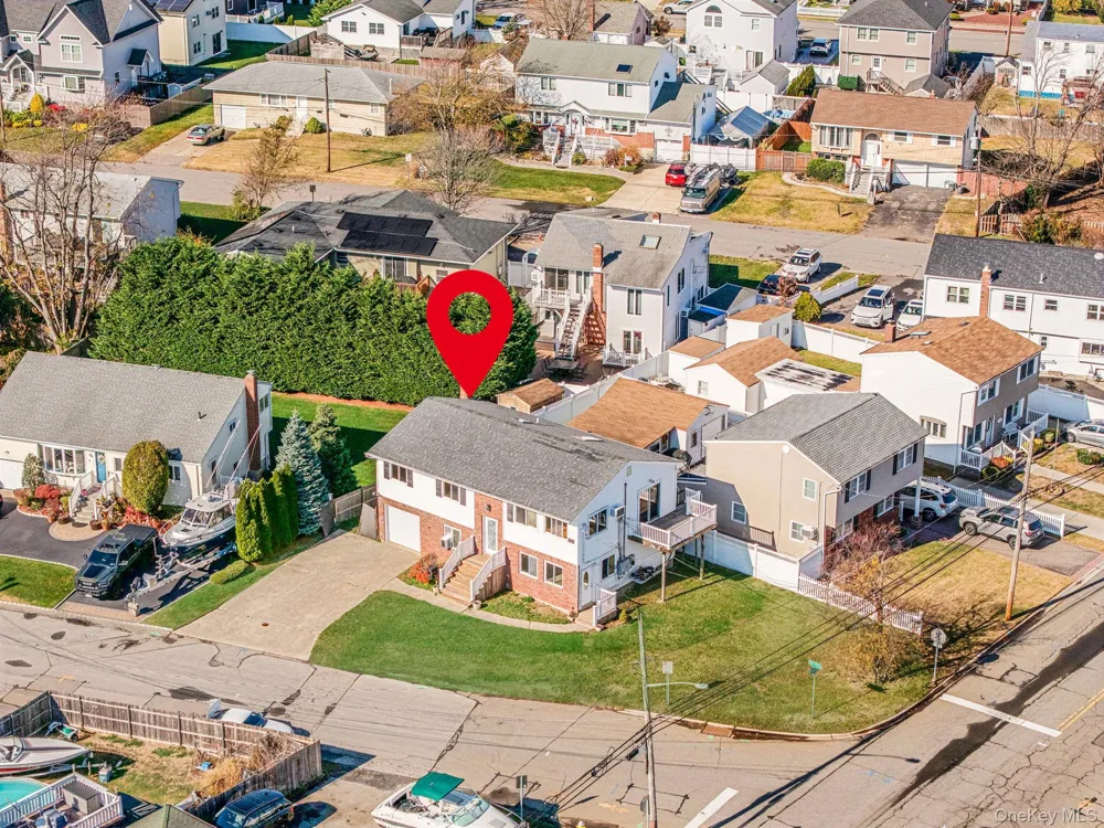 4 Bay Place Lindenhurst, NY 11757