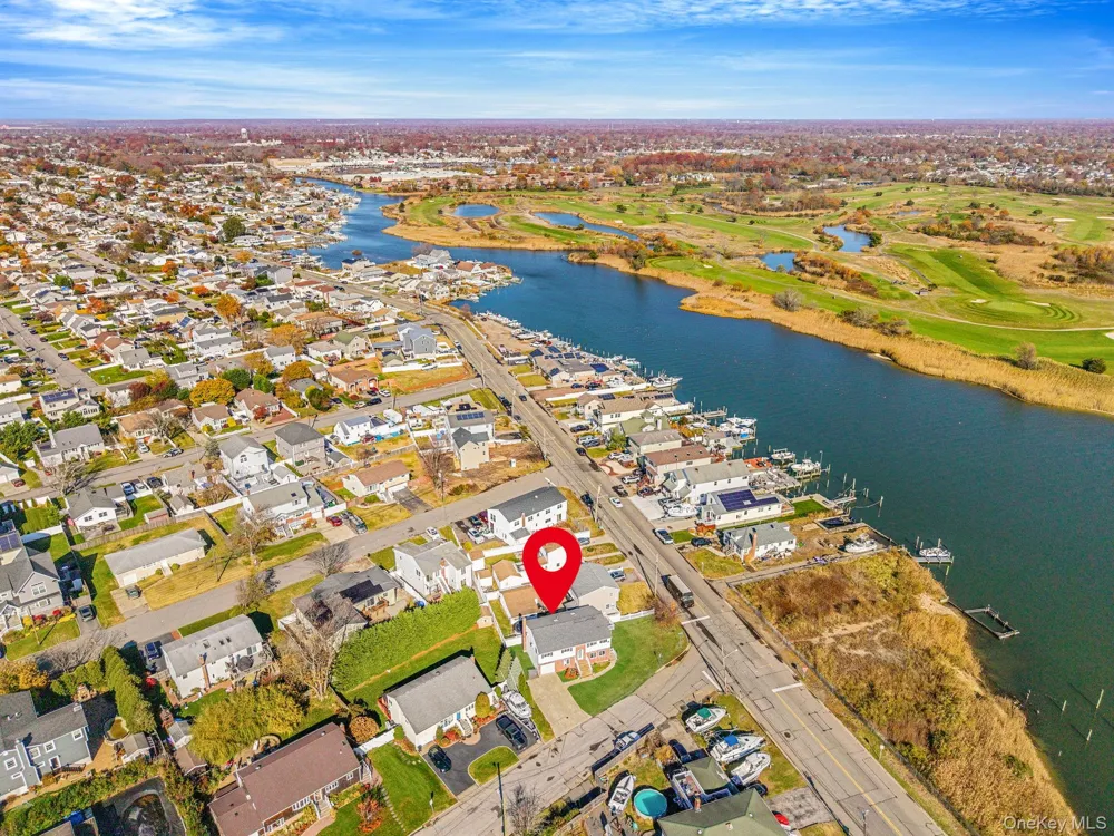 4 Bay Place Lindenhurst, NY 11757