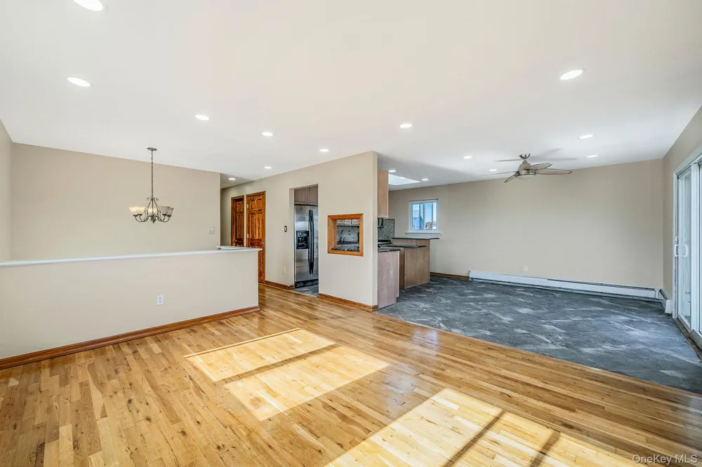 4 Bay Place Lindenhurst, NY 11757