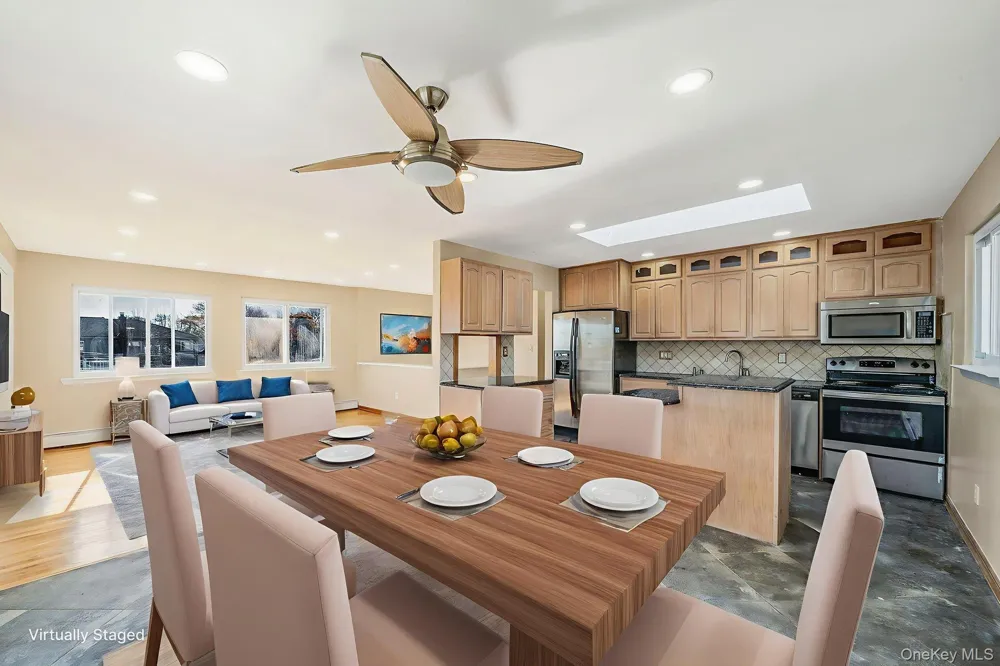 4 Bay Place Lindenhurst, NY 11757