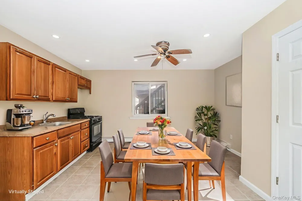 4 Bay Place Lindenhurst, NY 11757