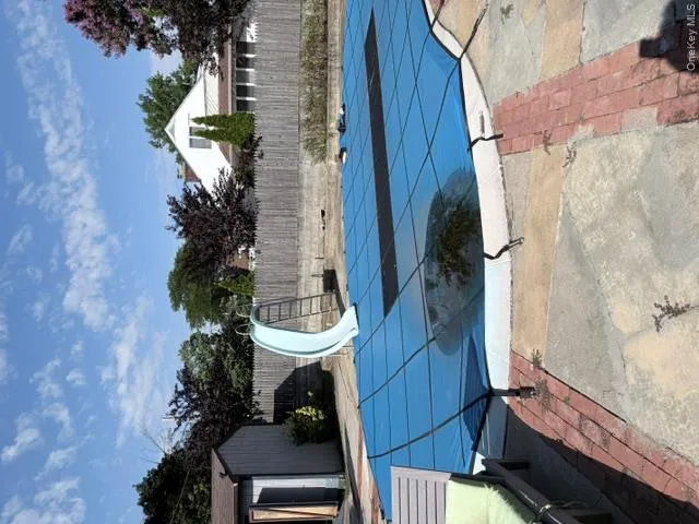 164 E Rockaway Road Hewlett, NY 11557