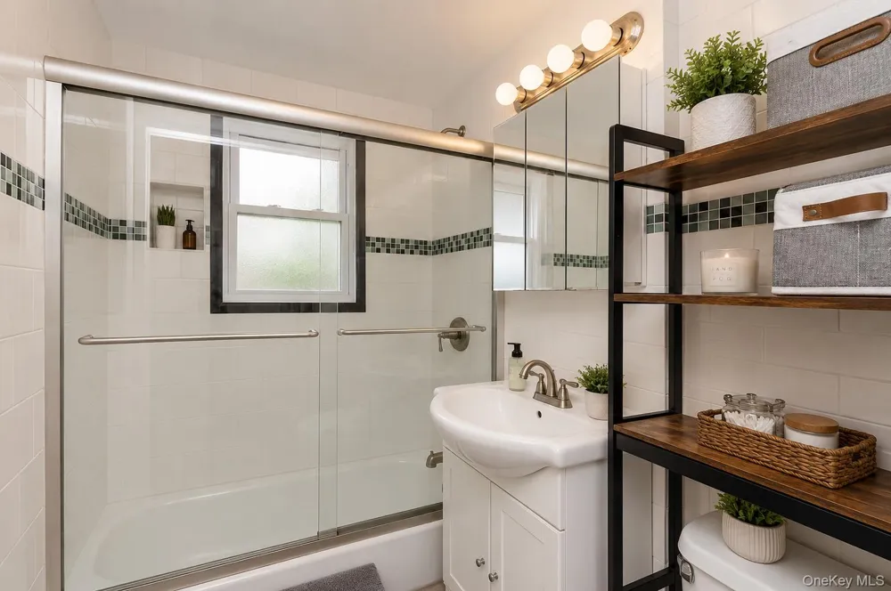 40-38 194th Street #1/A Flushing, NY 11358