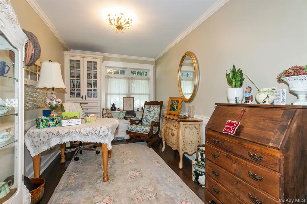 25 Bentley Road Plainview, NY 11803