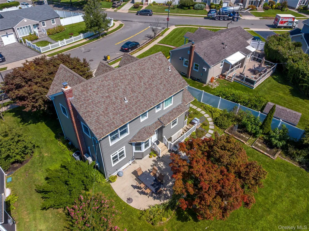 25 Bentley Road Plainview, NY 11803