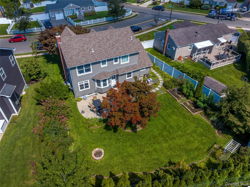 25 Bentley Road Plainview, NY 11803