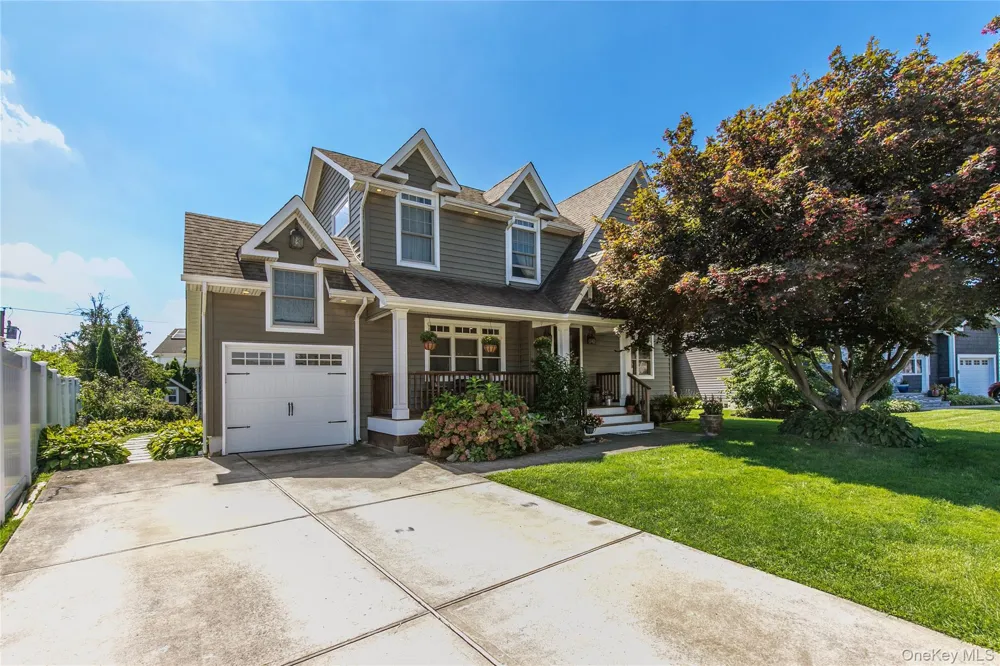 25 Bentley Road Plainview, NY 11803