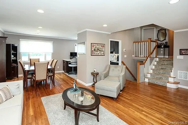 1102 Lawrence Road Bellmore, NY 11710