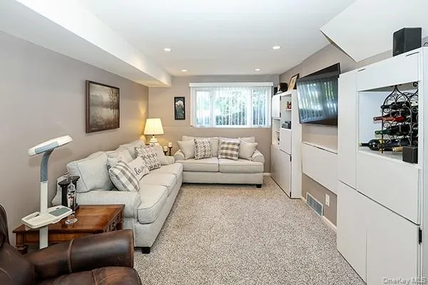1102 Lawrence Road Bellmore, NY 11710