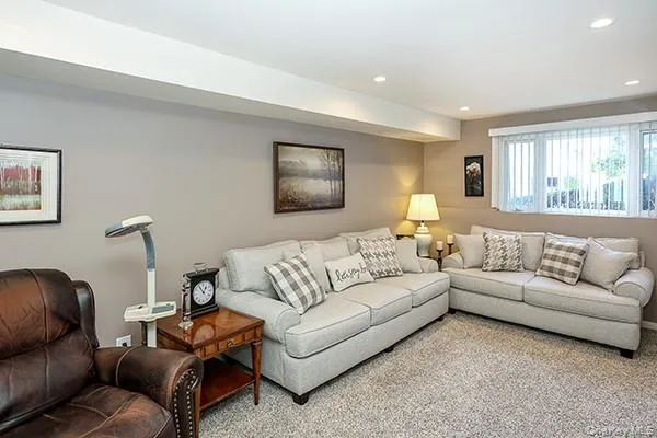1102 Lawrence Road Bellmore, NY 11710
