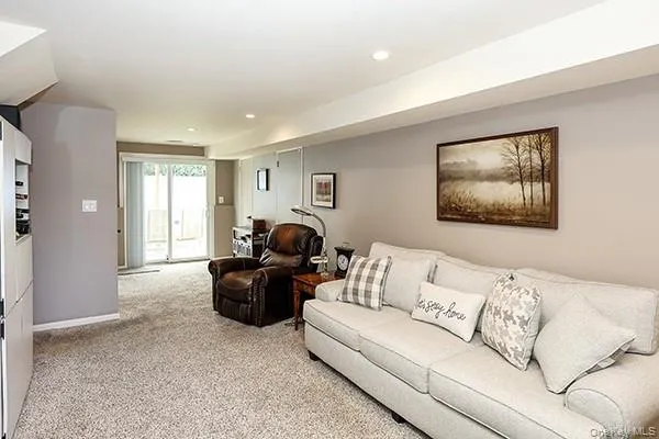 1102 Lawrence Road Bellmore, NY 11710