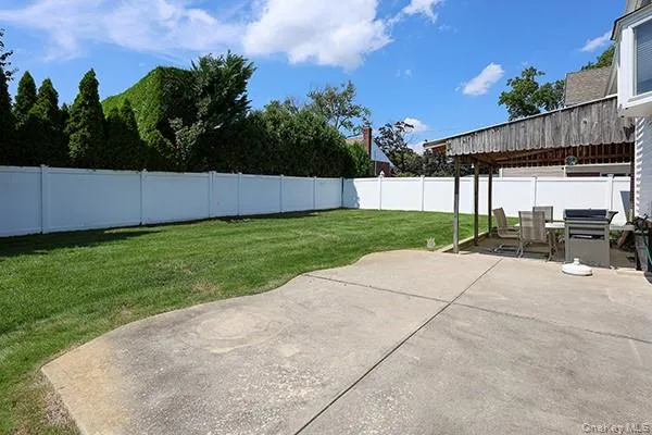 1102 Lawrence Road Bellmore, NY 11710